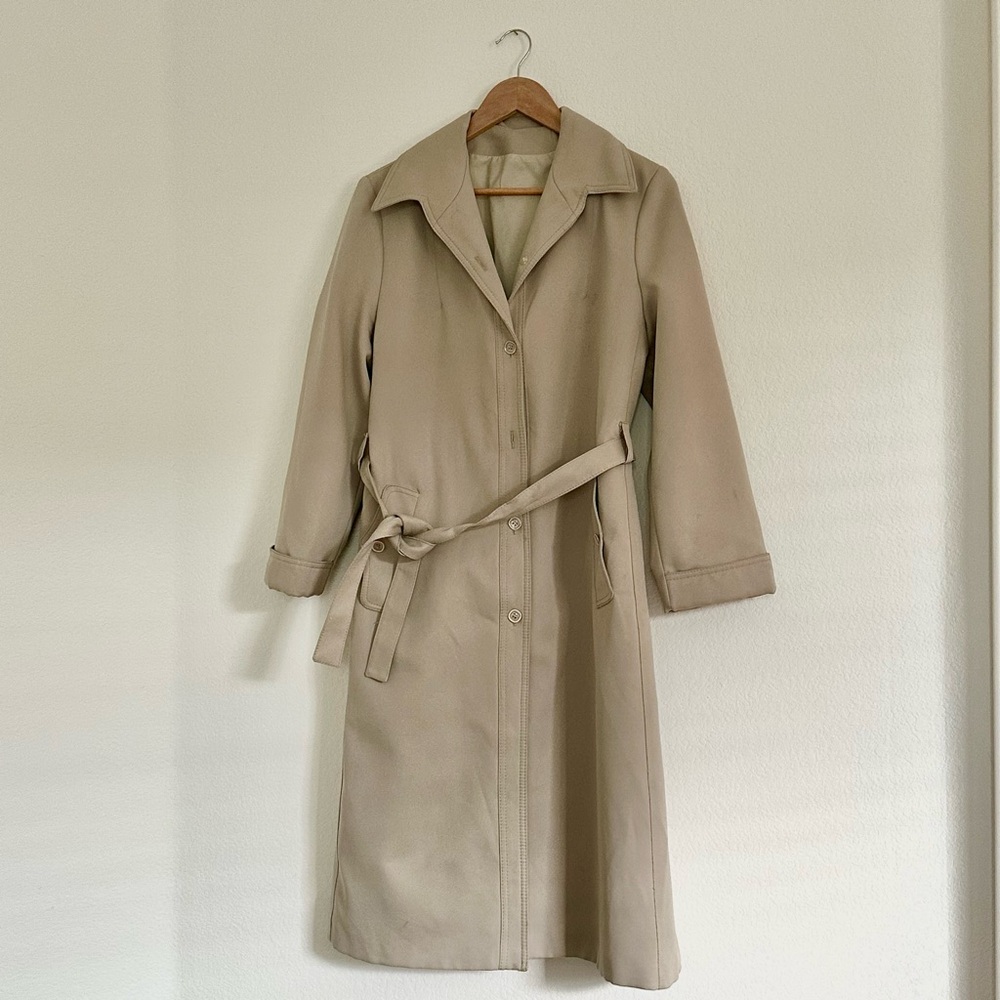 🕵🏻♀️ Vintage Trench Coat